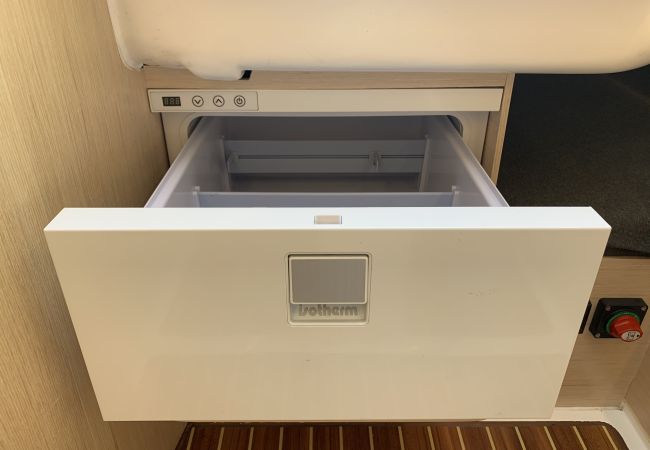 Focus 750 Kühlschrank Segelschule BSM