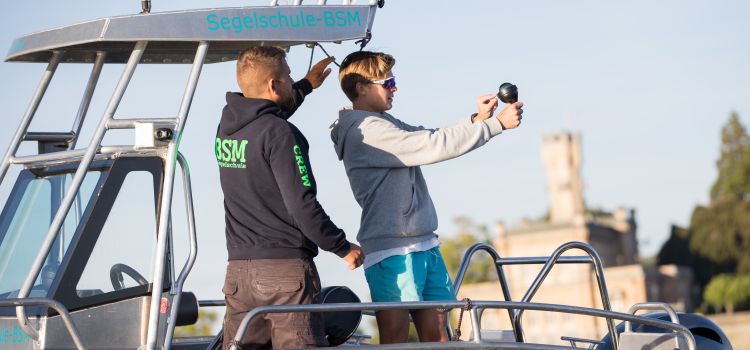 Segelschule BSM Motorboot Aufnahme